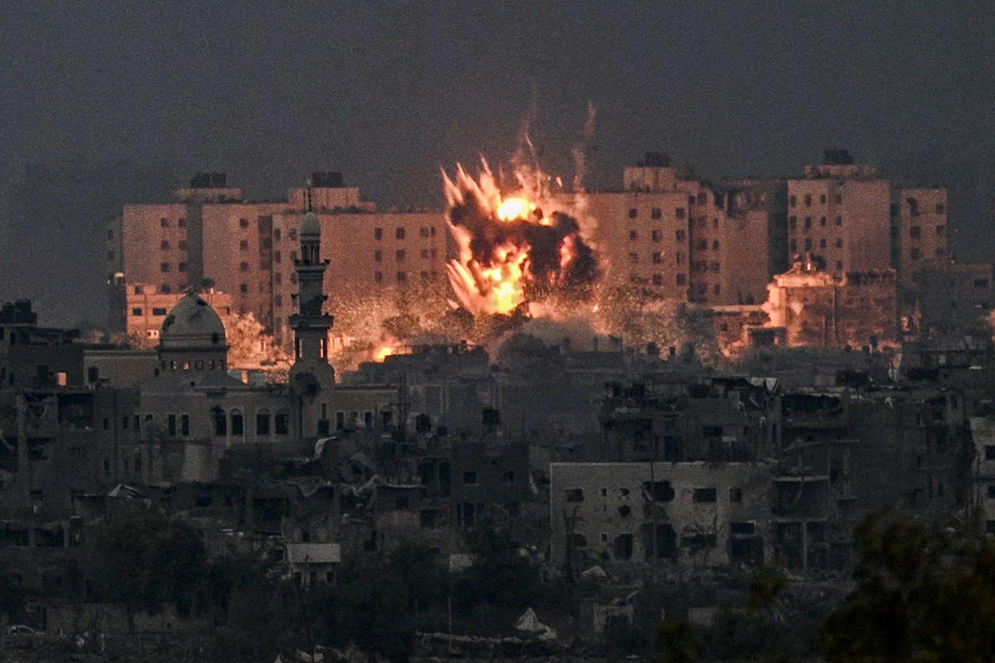 Israele, caccia al leader di Hamas: "Se lo prendiamo, guerra finisce"