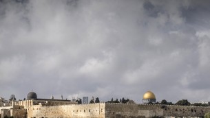 Israele, coloni assaltano il complesso della moschea di al-Aqsa a Gerusalemme est