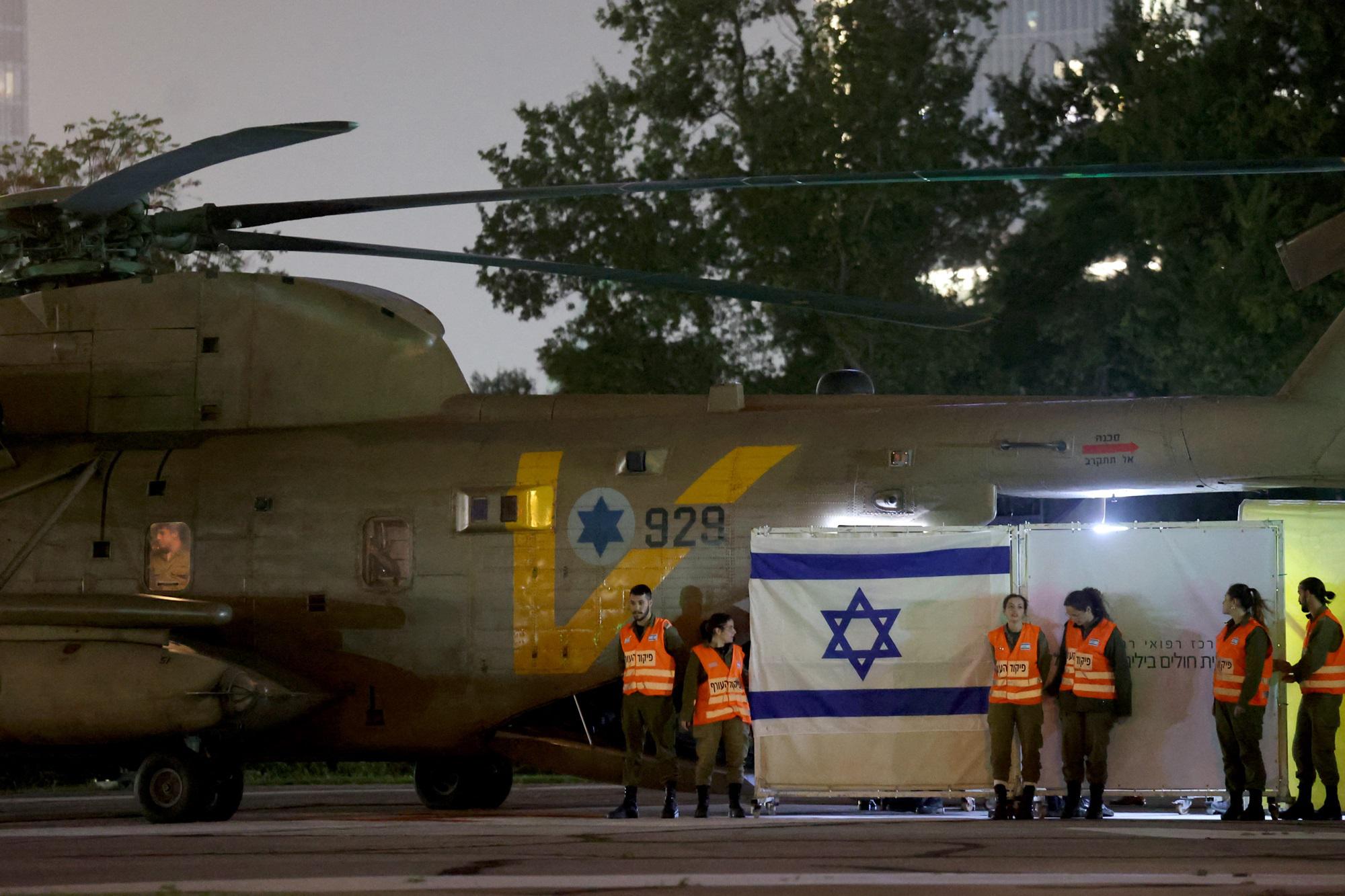 Israele-Hamas, altri due giorni di tregua a Gaza: rilasciati 33 palestinesi