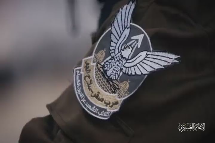 Israele, Hamas attacca dal cielo con i deltaplani - Video