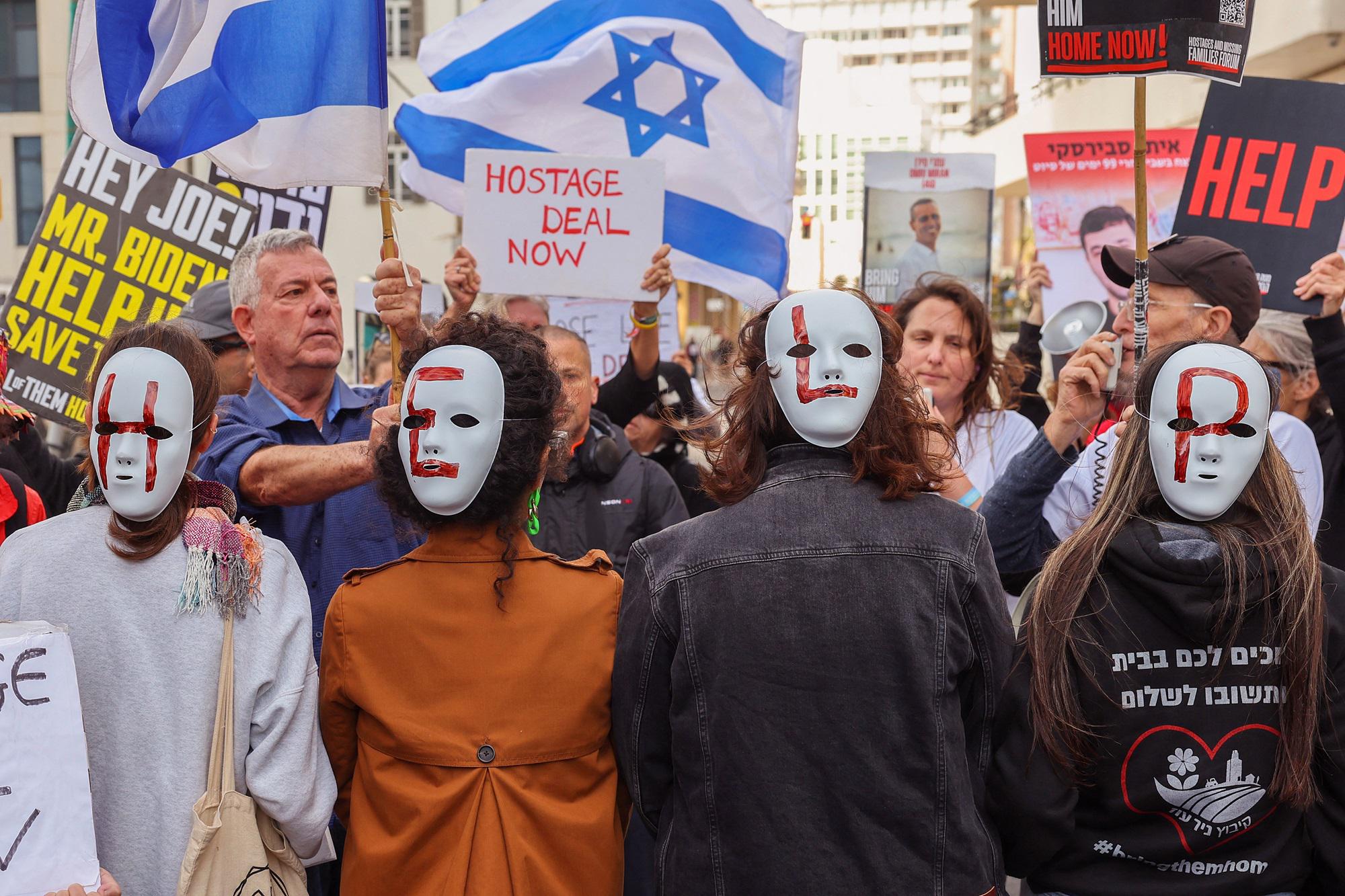 Israele-Hamas, Netanyahu: "Nessun ostaggio sarà lasciato a Gaza"