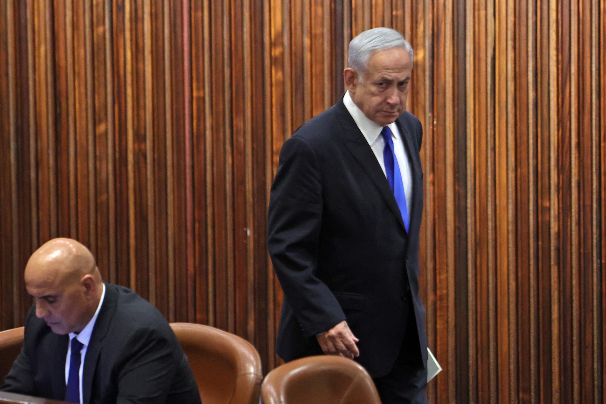 Israele, Knesset approva provvedimento contro sospensione Netanyahu