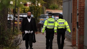 Israele, Londra blindata: chi ha bandiera Hamas viene arrestato