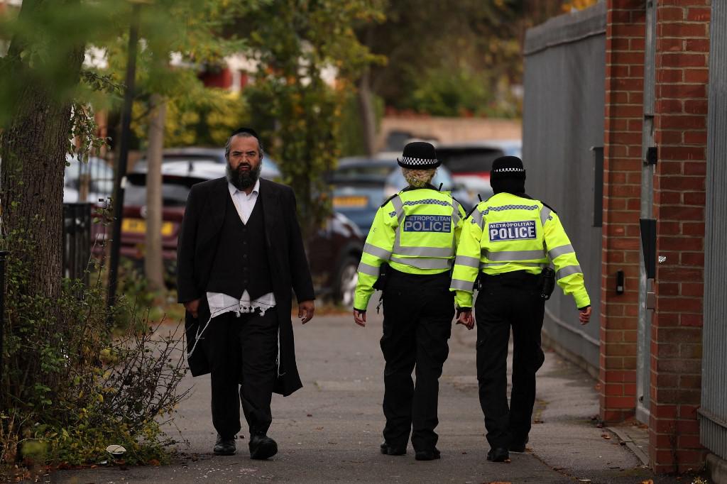 Israele, Londra blindata: chi ha bandiera Hamas viene arrestato