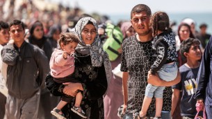 Israele, media: spari Idf su civili in viaggio verso Gaza