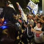 Israele, migliaia in piazza per rilascio ostaggi e voto anticipato. Blinken domani in A