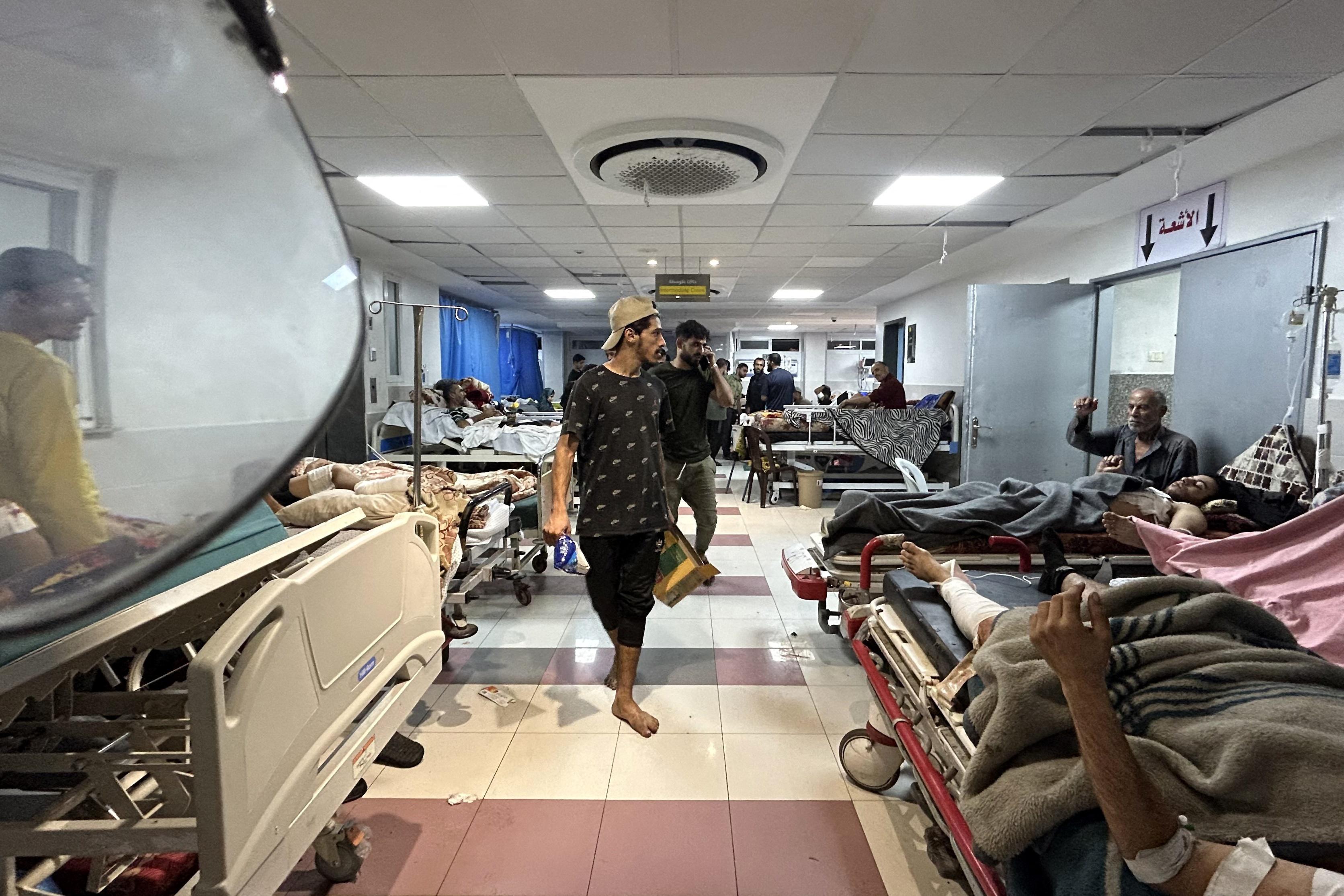Israele, 'operazione mirata' in ospedale al Shifa contro Hamas: "Tank nel complesso"