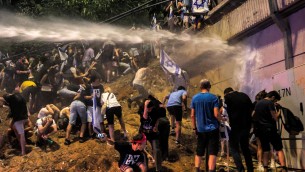 Israele, primi ok a parte riforma giustizia: proteste in tutto il Paese
