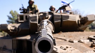 Israele, prove di invasione a Gaza: tank nel Nord