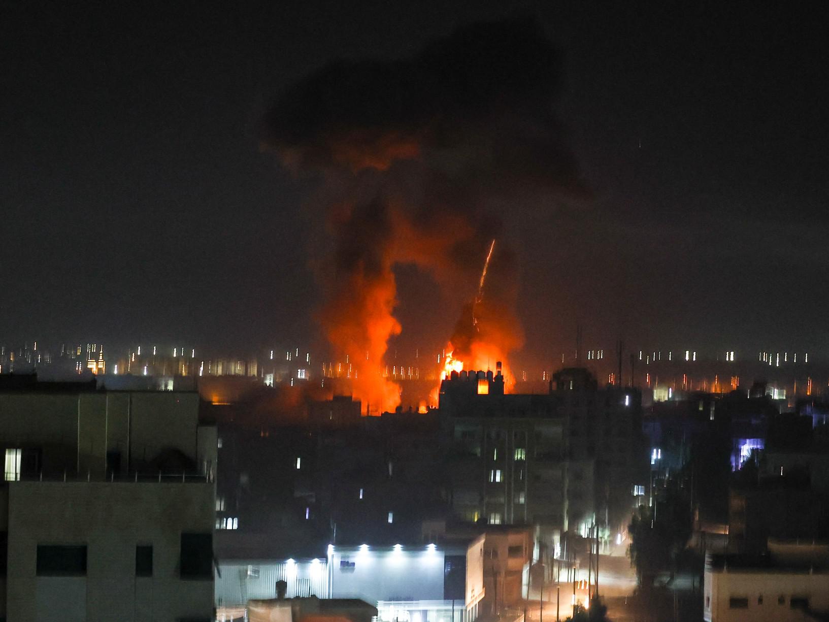 Israele risponde a palloni incendiari da Gaza, raid contro "obiettivi Hamas"
