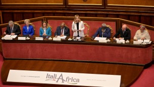 Italia-Africa, Meloni: "Da oggi via approccio predatorio o caritatevole'