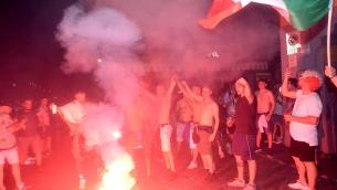 Italia campione d'Europa, caroselli e fuochi d'artificio a Milano