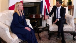 Italia-Gb, Meloni a Sunak: "Stessa linea sui migranti"