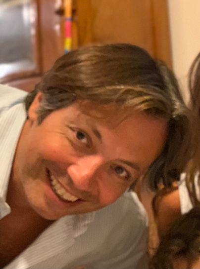 Italiano in cella da 8 mesi a Abu Dhabi, la compagna: "Film horror, riportatelo a casa"