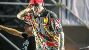 J-Ax replica a Paolo Meneguzzi a suon di rap: ecco 'L'invidia del Peneguzzi'
