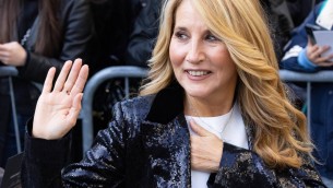 Jo Squillo ricoverata, operazione e video dall'ospedale: "E' andata bene"