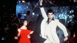 John Travolta, all'asta iconico abito bianco della 'Febbre del sabato sera'