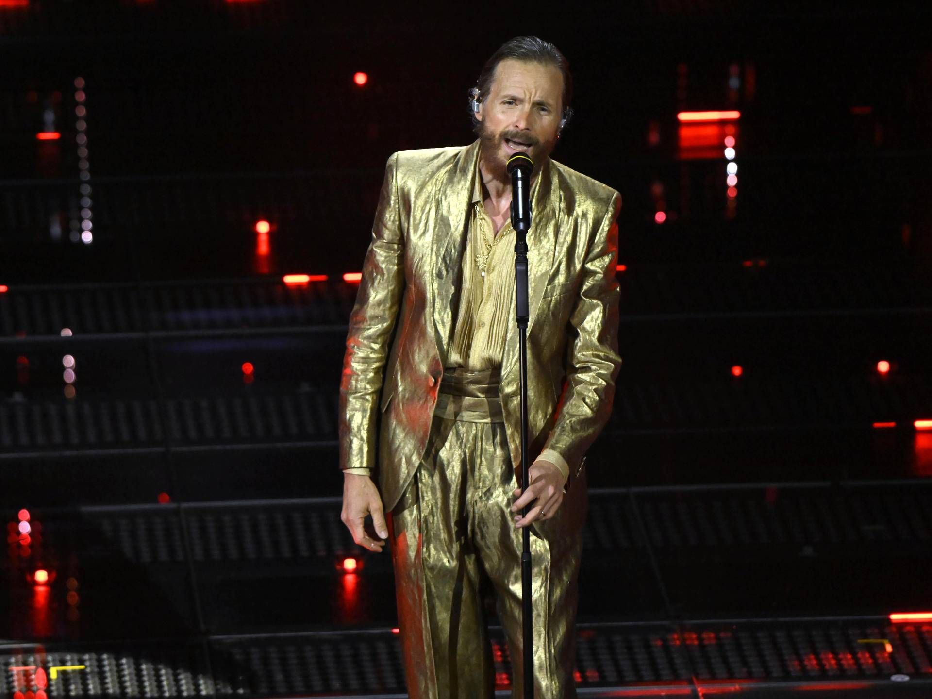Jovanotti, niente stop ai concerti: "Li dedicheremo a Papa Francesco"