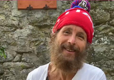 Jovanotti: "Non cammino ancora senza stampelle, che casino ho combinato!"