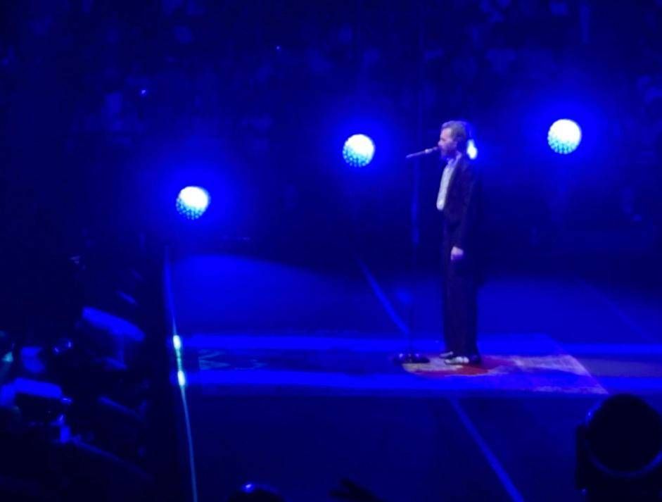 Jovanotti ricorda Papa Francesco nel concerto: "Tutto nasce per fiorire"
