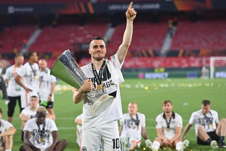 Juve, Kostic firma fino al 2026