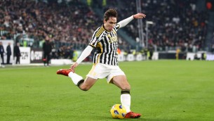Juve, stop per Chiesa: scontro con Alex Sandro in allenamento
