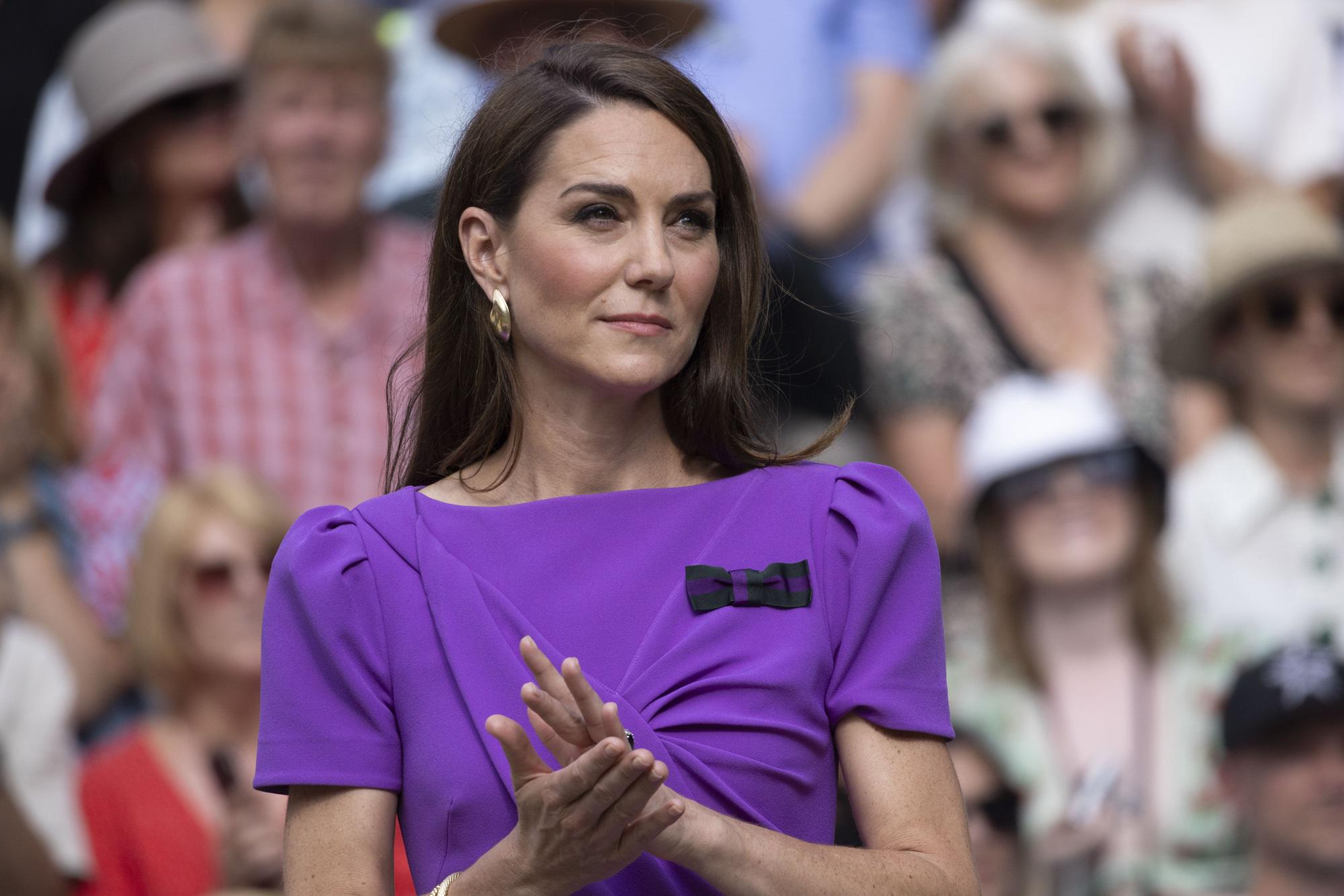 Kate, abito viola a Wimbledon "segno di speranza ma anche di potere"