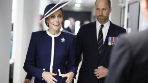 Kate Middleton omaggia Lady Diana e il suo iconico look navy