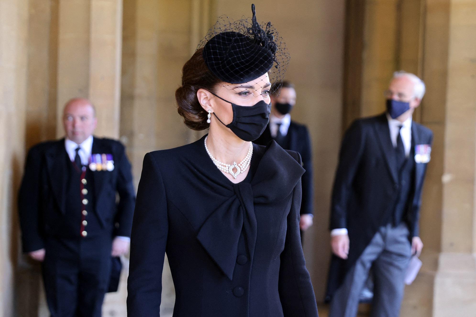 Kate Middleton, perle ed eleganza: duchessa 'regina' dei social