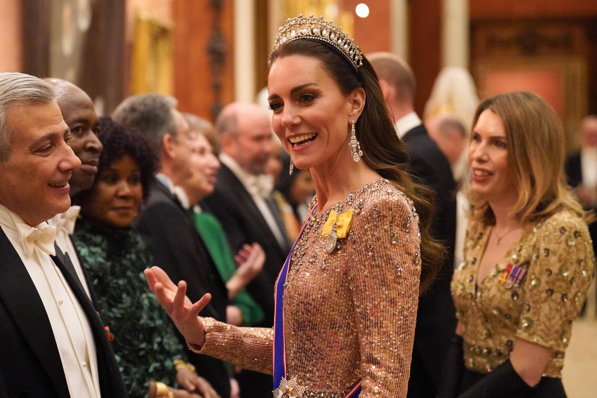 Kate Middleton, prima foto dopo l'operazione: la principessa in auto