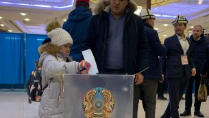 Kazakistan, seggi aperti per le presidenziali: 12 milioni al voto