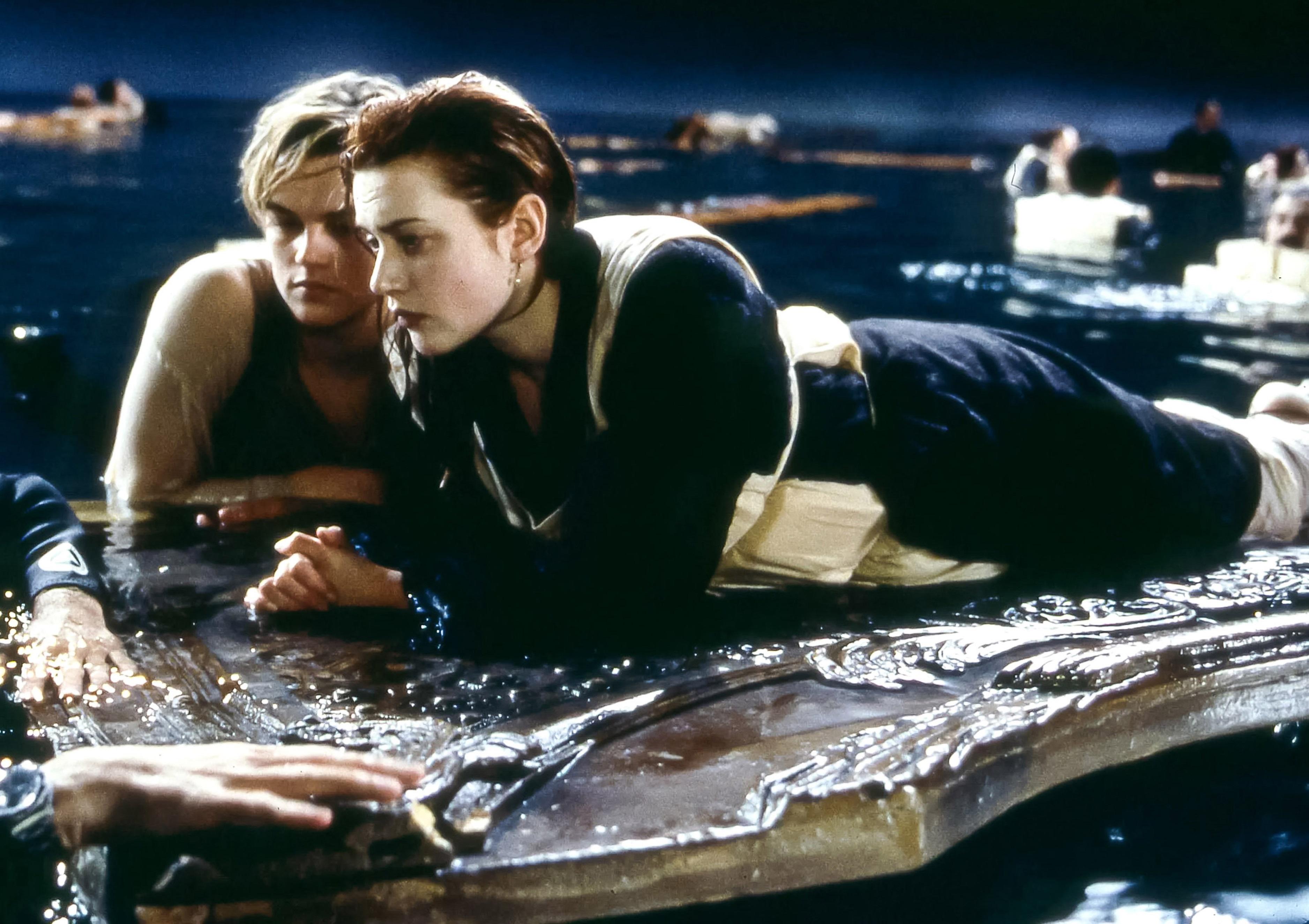 La 'porta' del 'Titanic' che ha salvato Rose venduta per 718