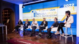 La propaganda criminale corre sui social, i rampolli delle mafie i nuovi influencer