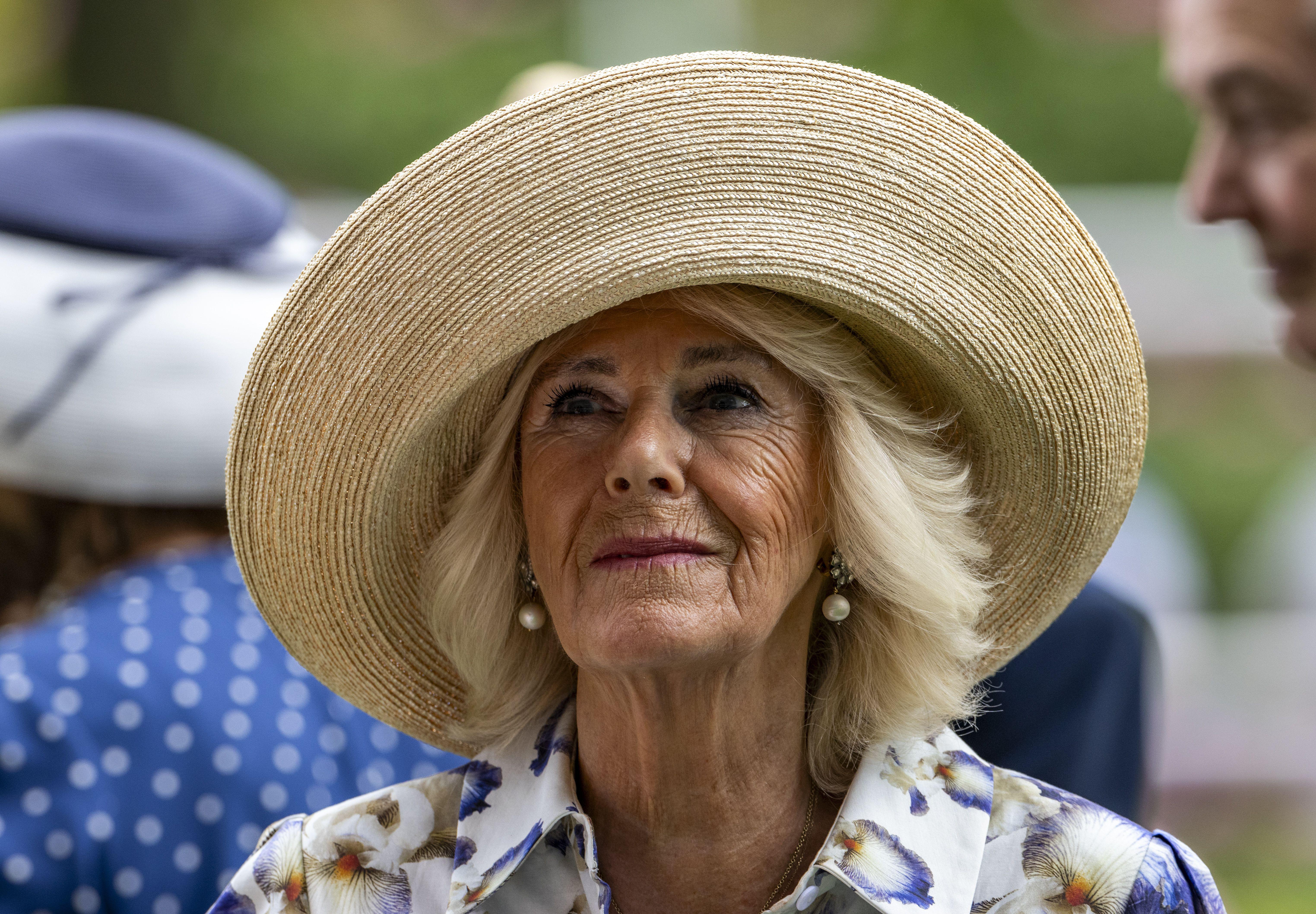 La regina Camilla: "In vacanza sono una lettrice compulsiva"