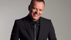 La voce misteriosa scatena i fan di Gigi D'Alessio, è 'Nu dispietto'