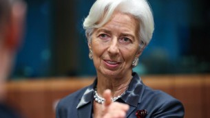 Lagarde: "Alzeremo tassi finché inflazione vicina a target"