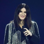 Laura Pausini, oggi il compleanno: "Festeggio con pizza e karaoke"