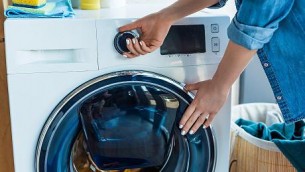 Lavatrice, asciugatrice e aspirapolvere: ecco quanto pulire casa incide sulla bolletta