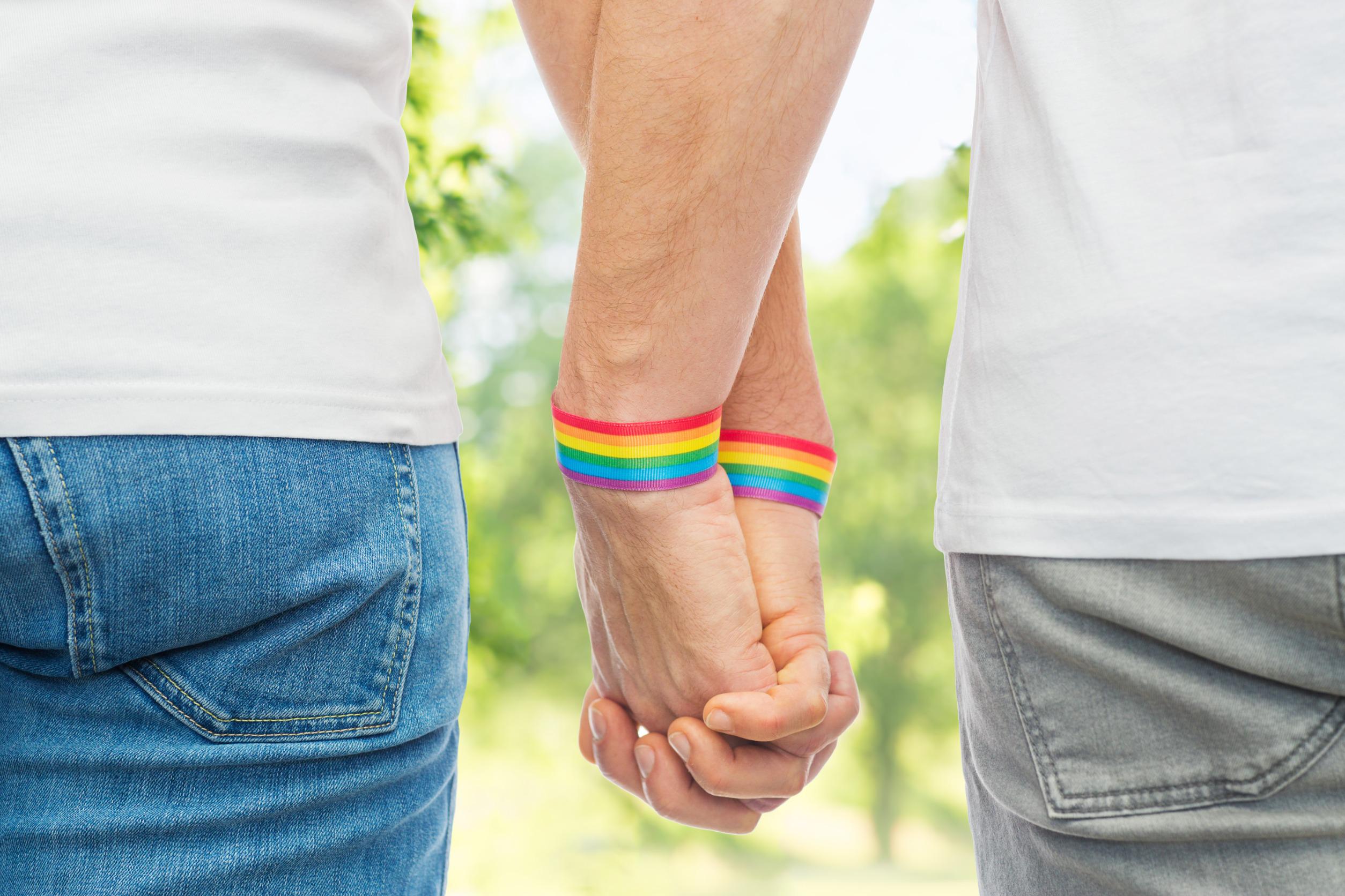 Lavoro, "per 4 persone su 10 uno svantaggio essere gay o bisessuale"