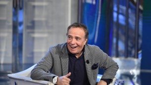 Lazio-Roma, lo sfottò di Montesano: "Il cielo sopra Roma è biancoceleste, Ibanez uno di noi"