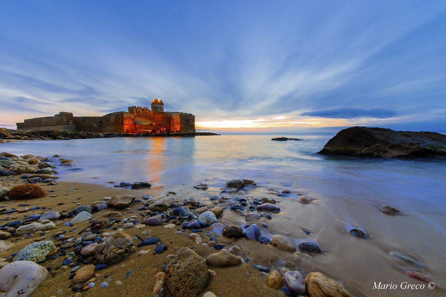 La fortezza aragonese a Le Castella di Isola Capo Rizzuto (Crotone) fotografata da Mario Greco