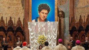 Le reliquie di Carlo Acutis messe all'asta sul web, la denuncia del vescovo di Assisi