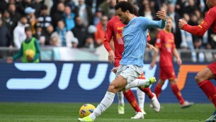 Lecce ko 1-0 grazie a Felipe Anderson e quarta vittoria di fila per la Lazio