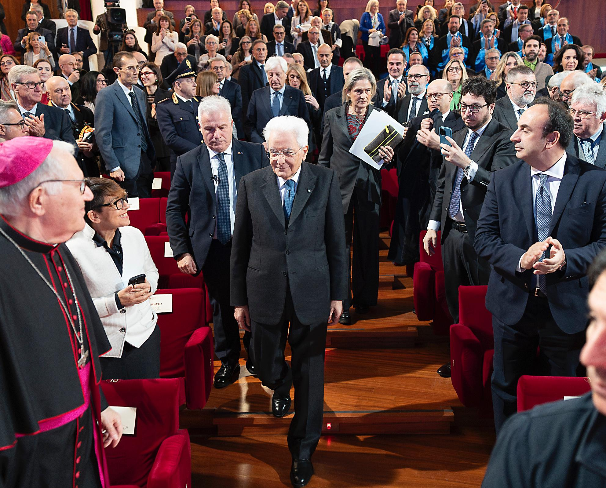 Lectio Mattarella: "Solo con Europa unita futuro di pace"