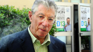 Lega: Bossi ora chiama anche chi non ha la tessera, gelo dei salviniani