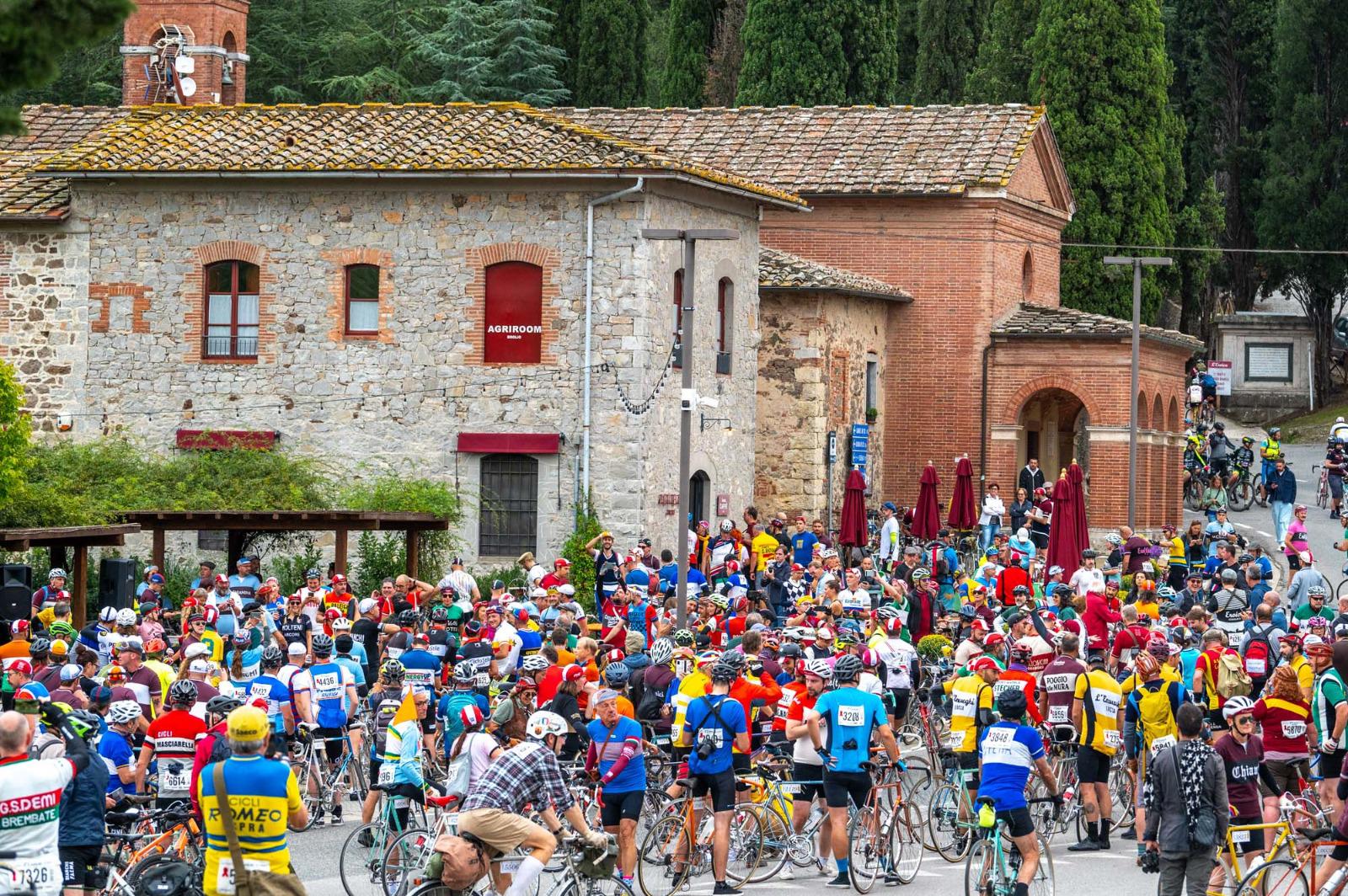 L'Eroica sbarca al Parlamento Ue: a fine marzo in mostra il ciclismo delle strade bianche