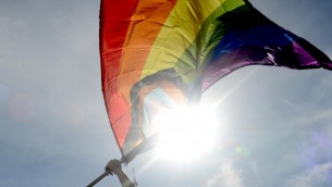 Lgbtq+, Pd: "Non lasceremo che Meloni 'Orbanizzi' l'Italia"