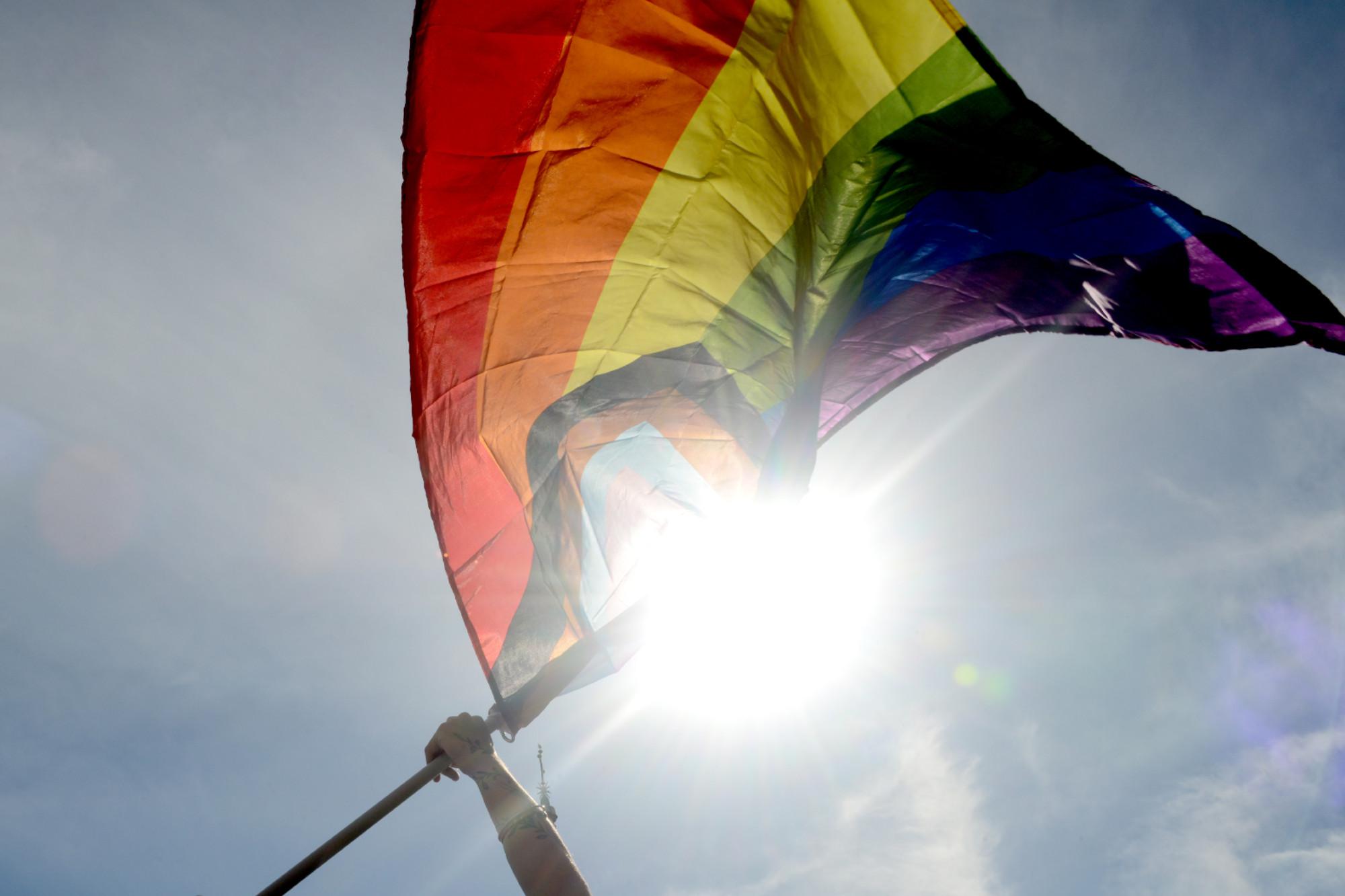 Lgbtq+, Pd: "Non lasceremo che Meloni 'Orbanizzi' l'Italia"