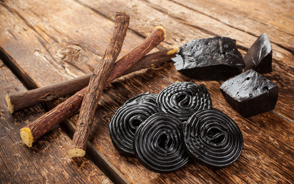 Production steps of licorice, roots, pure blocks and candy.