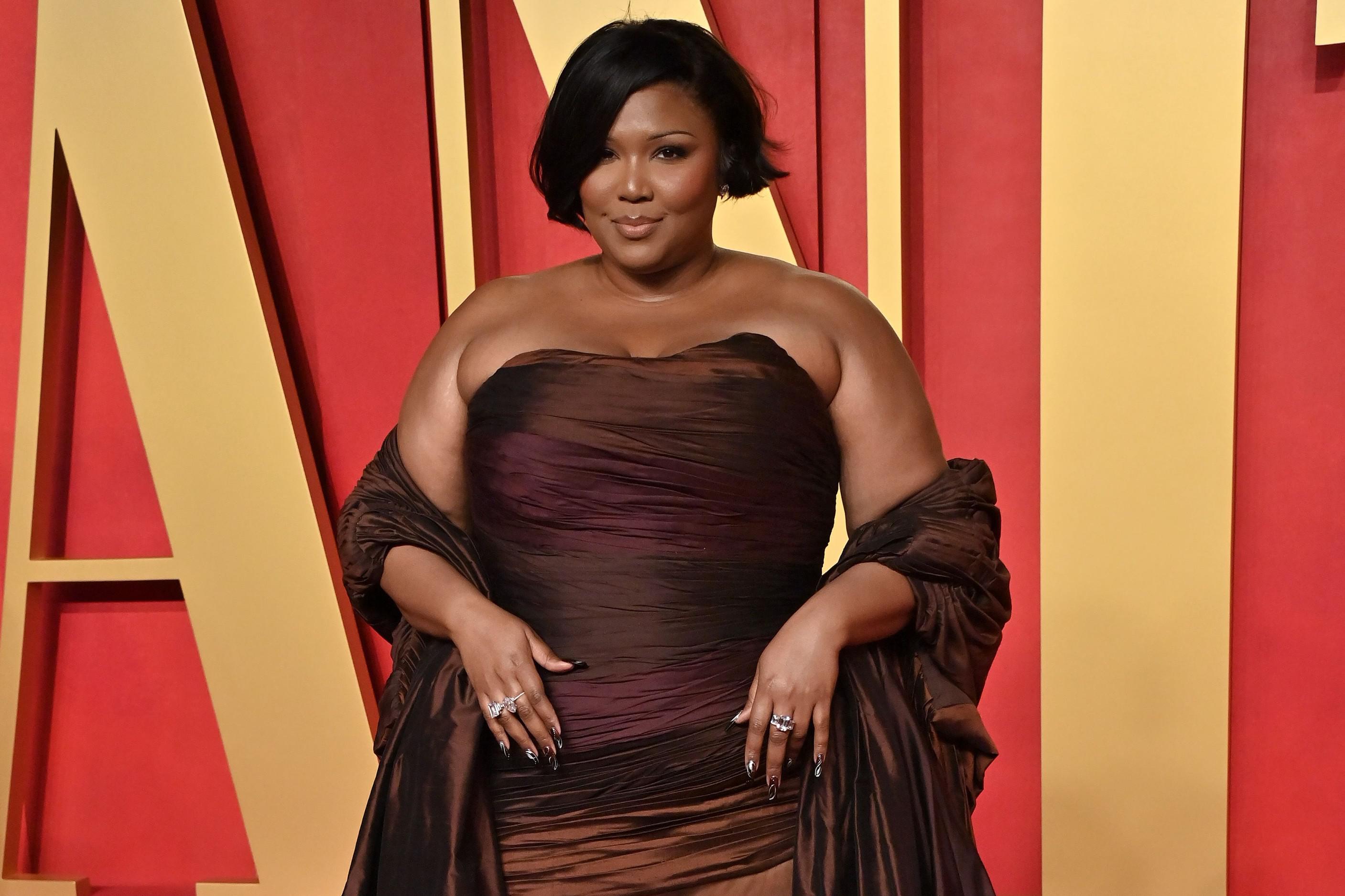 Lizzo lascia la musica? Lo sfogo social: "Presa in giro per il mio aspetto, sono stanca"